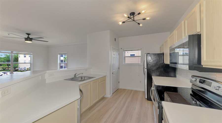 Bradenton, Florida 34210, 1 Bedroom Bedrooms, ,1 Bathroombathrooms,Residential,For Sale,51St,0,Mfra4696807