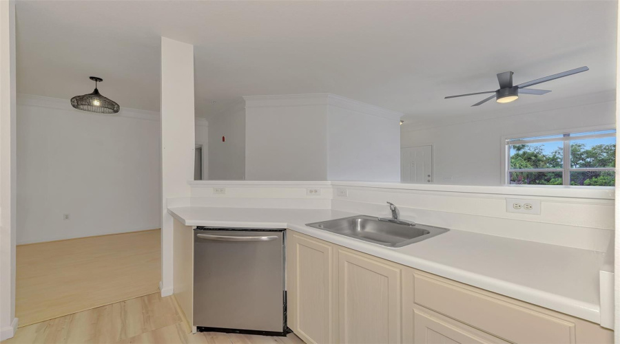 Bradenton, Florida 34210, 1 Bedroom Bedrooms, ,1 Bathroombathrooms,Residential,For Sale,51St,0,Mfra4696807