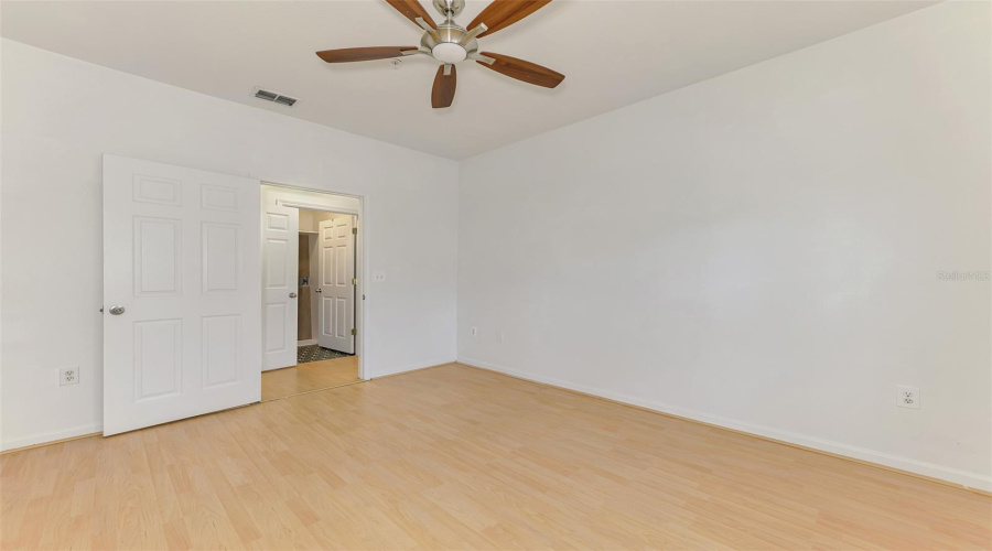 Bradenton, Florida 34210, 1 Bedroom Bedrooms, ,1 Bathroombathrooms,Residential,For Sale,51St,0,Mfra4696807