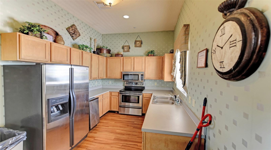 Bradenton, Florida 34210, 1 Bedroom Bedrooms, ,1 Bathroombathrooms,Residential,For Sale,51St,0,Mfra4696807