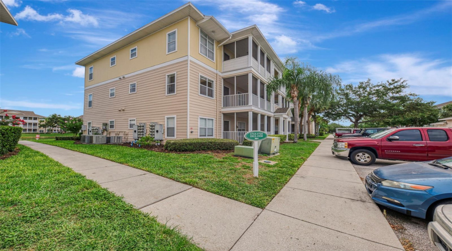 Bradenton, Florida 34210, 1 Bedroom Bedrooms, ,1 Bathroombathrooms,Residential,For Sale,51St,0,Mfra4696807