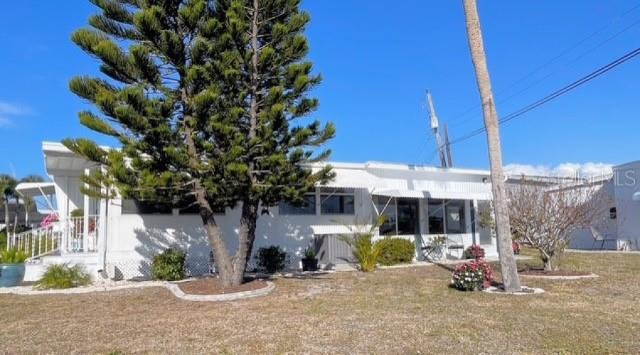 Venice, Florida 34285, 2 Bedroom Bedrooms, ,1 Bathroombathrooms,Residential,For Sale,Carefree,0,Mfrn6142934