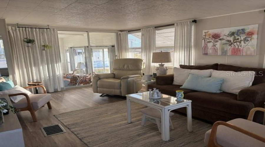 Venice, Florida 34285, 2 Bedroom Bedrooms, ,1 Bathroombathrooms,Residential,For Sale,Carefree,0,Mfrn6142934