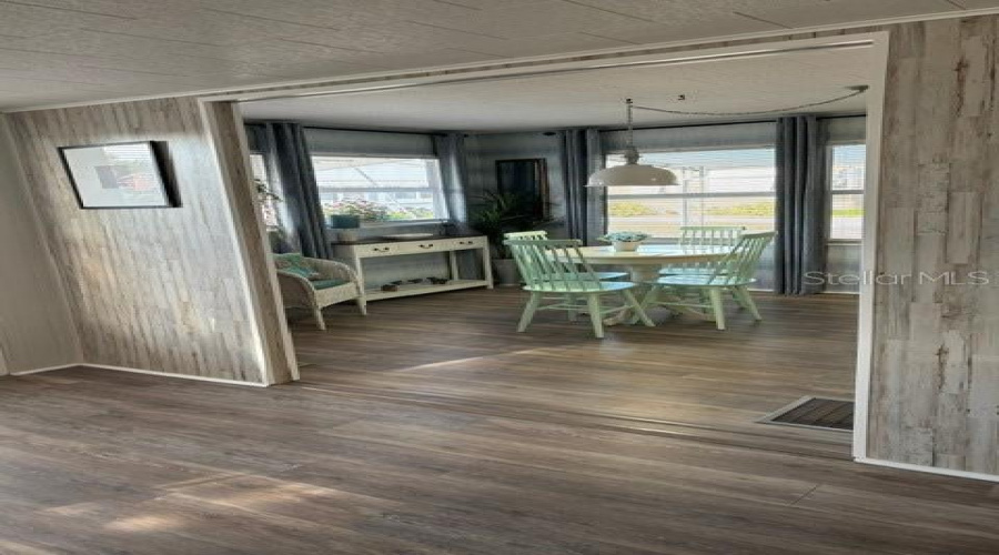 Venice, Florida 34285, 2 Bedroom Bedrooms, ,1 Bathroombathrooms,Residential,For Sale,Carefree,0,Mfrn6142934