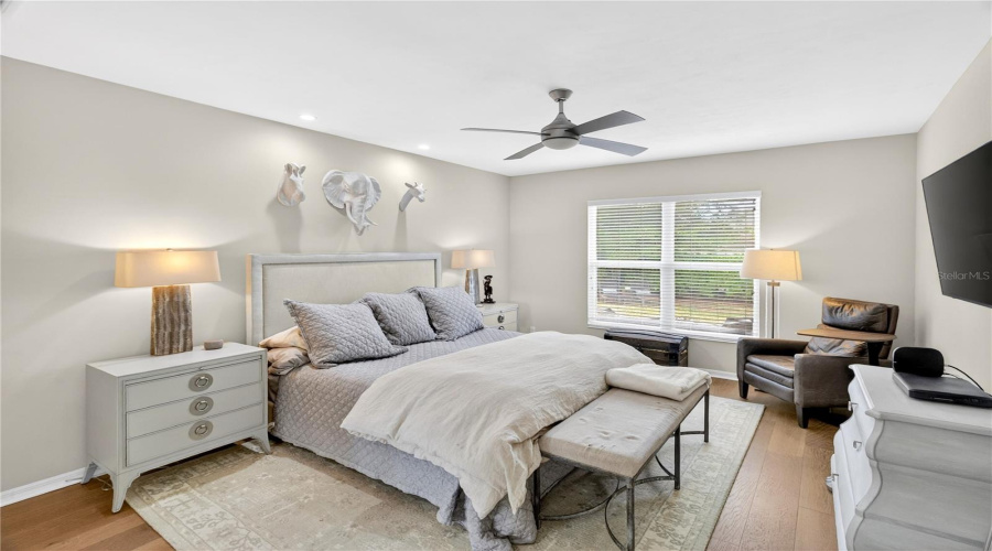 Gainesville, Florida 32608, 5 Bedroom Bedrooms, ,3 Bathroombathrooms,Residential,For Sale,115Th,0,Mfrgc539276