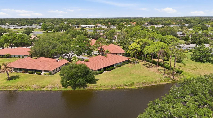 Sarasota, Florida 34243, 2 Bedroom Bedrooms, ,2 Bathroombathrooms,Residential,For Sale,Golf Pointe,0,Mfra4698762