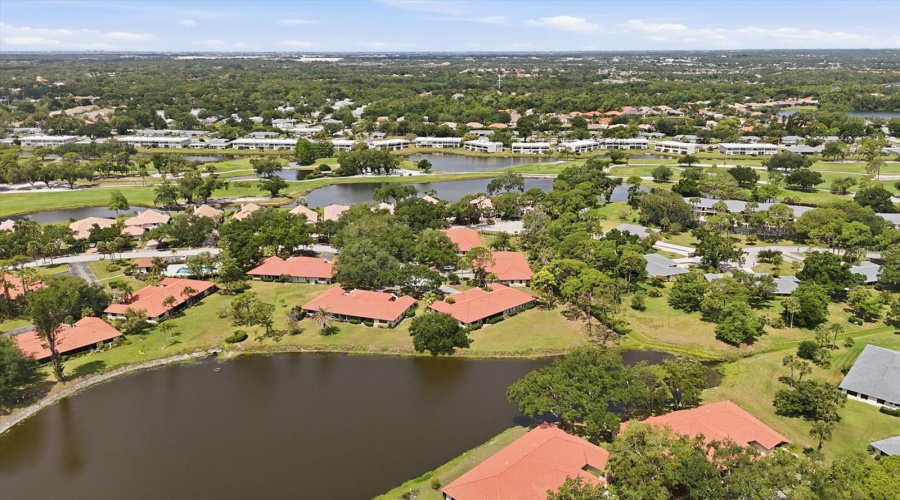 Sarasota, Florida 34243, 2 Bedroom Bedrooms, ,2 Bathroombathrooms,Residential,For Sale,Golf Pointe,0,Mfra4698762