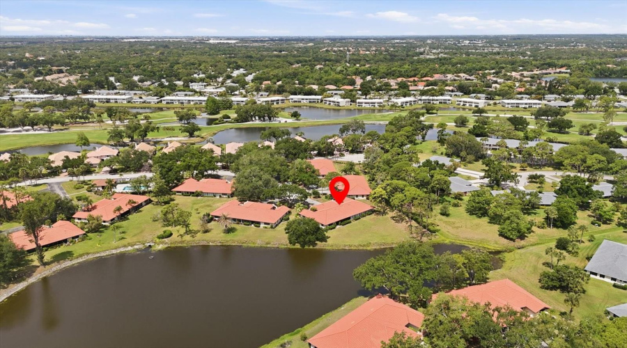 Sarasota, Florida 34243, 2 Bedroom Bedrooms, ,2 Bathroombathrooms,Residential,For Sale,Golf Pointe,0,Mfra4698762