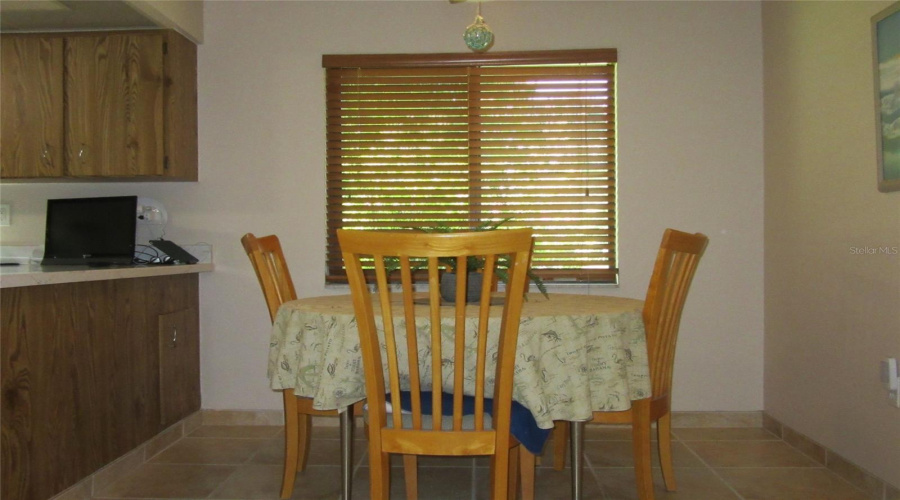 Breakfast Nook 8 X 7