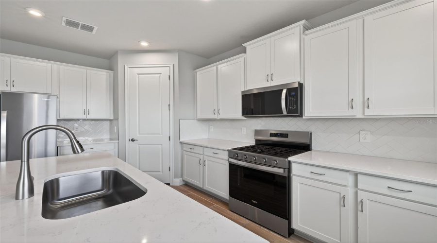 Parrish, Florida 34219, 4 Bedroom Bedrooms, ,2 Bathroombathrooms,Residential,For Sale,Oxeye,0,Mfrtb8487257