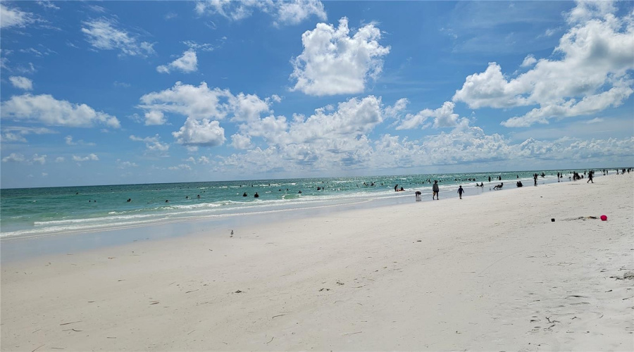 World Famous Siesta Key Just Minutes Away