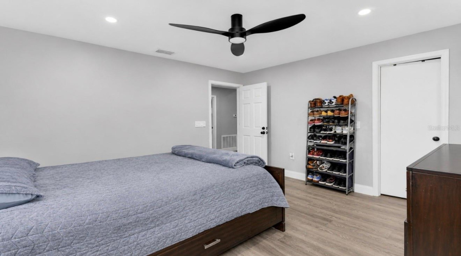 Orlando, Florida 32810, 5 Bedroom Bedrooms, ,3 Bathroombathrooms,Residential,For Sale,Eden View,0,Mfro6407529