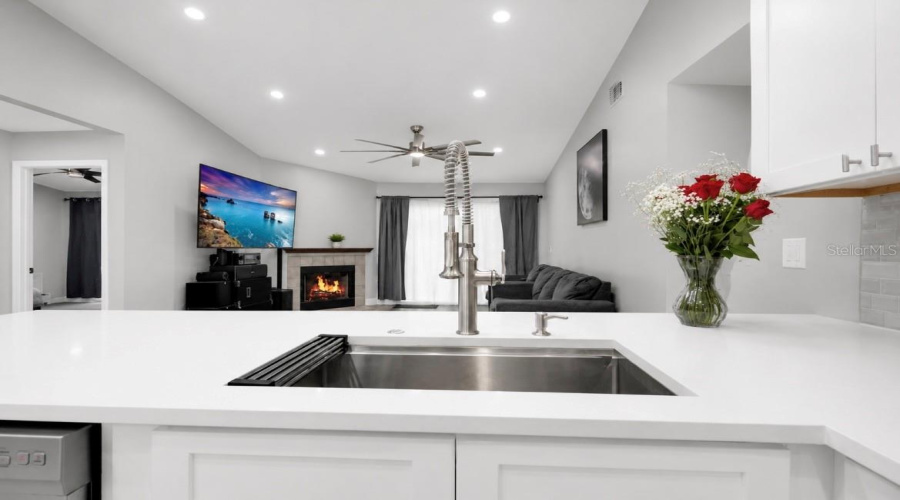 Orlando, Florida 32810, 5 Bedroom Bedrooms, ,3 Bathroombathrooms,Residential,For Sale,Eden View,0,Mfro6407529