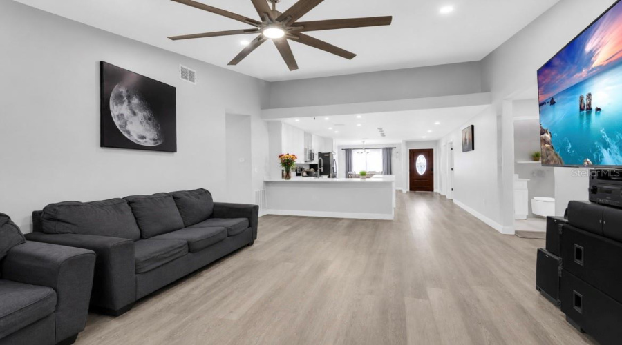Orlando, Florida 32810, 5 Bedroom Bedrooms, ,3 Bathroombathrooms,Residential,For Sale,Eden View,0,Mfro6407529