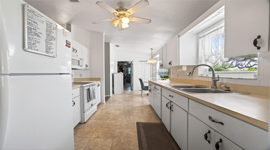 Ocala, Florida 34476, 2 Bedroom Bedrooms, ,2 Bathroombathrooms,Residential,For Sale,103Rd,0,Mfrom724795