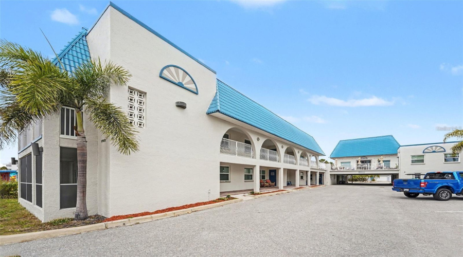 St Petersburg, Florida 33708, 1 Bedroom Bedrooms, ,1 Bathroombathrooms,Residential,For Sale,Gulf,0,Mfrtb8510510