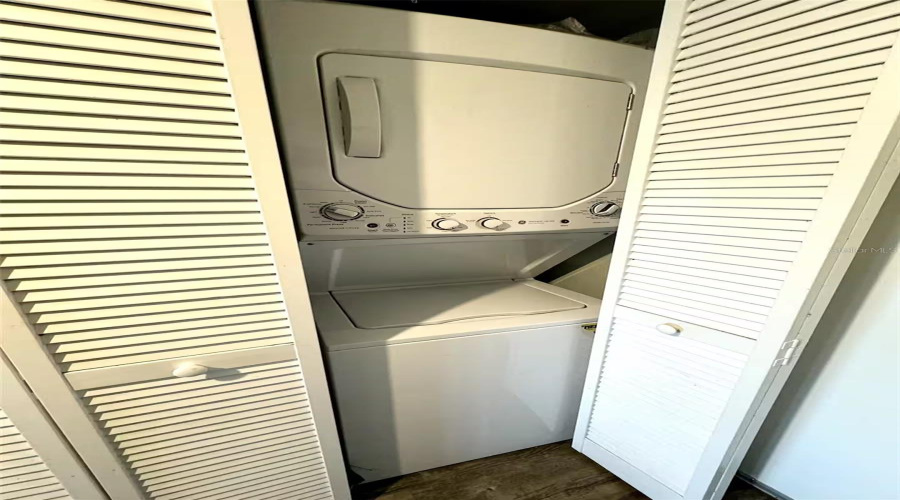 St Petersburg, Florida 33708, 1 Bedroom Bedrooms, ,1 Bathroombathrooms,Residential,For Sale,Gulf,0,Mfrtb8510510