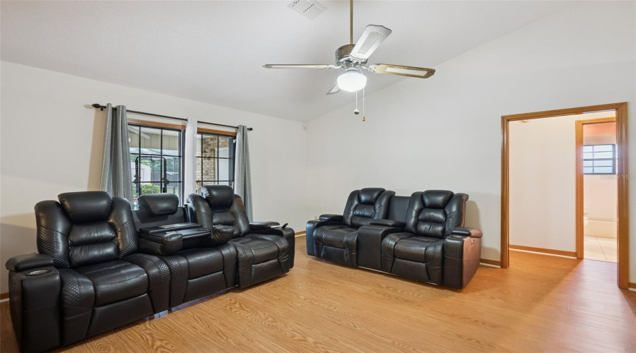Deltona, Florida 32725, 3 Bedroom Bedrooms, ,3 Bathroombathrooms,Residential,For Sale,Lydia,0,Mfro6435124