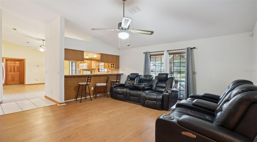 Deltona, Florida 32725, 3 Bedroom Bedrooms, ,3 Bathroombathrooms,Residential,For Sale,Lydia,0,Mfro6435124