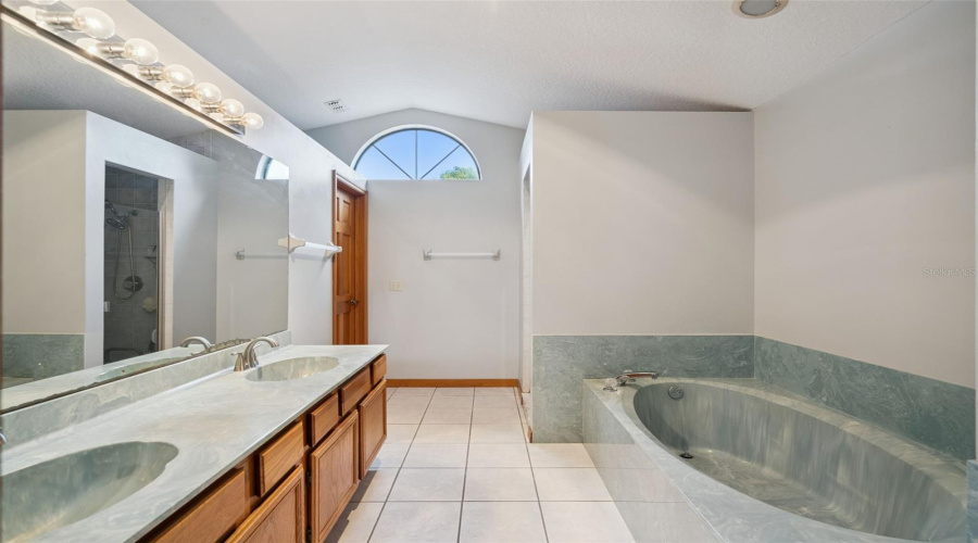 Deltona, Florida 32725, 3 Bedroom Bedrooms, ,3 Bathroombathrooms,Residential,For Sale,Lydia,0,Mfro6435124