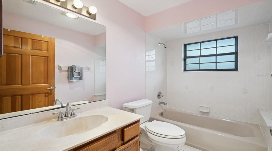 Deltona, Florida 32725, 3 Bedroom Bedrooms, ,3 Bathroombathrooms,Residential,For Sale,Lydia,0,Mfro6435124