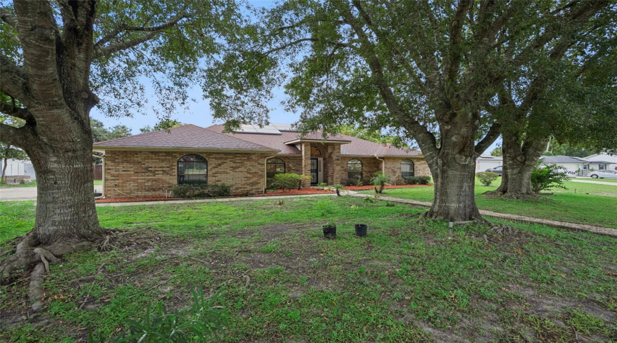 Deltona, Florida 32725, 3 Bedroom Bedrooms, ,3 Bathroombathrooms,Residential,For Sale,Lydia,0,Mfro6435124
