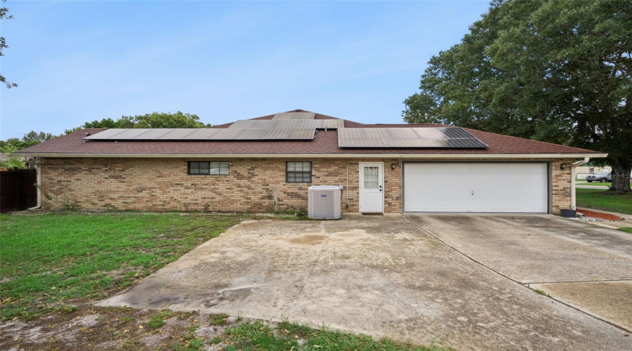 Deltona, Florida 32725, 3 Bedroom Bedrooms, ,3 Bathroombathrooms,Residential,For Sale,Lydia,0,Mfro6435124