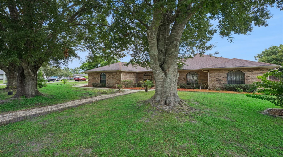 Deltona, Florida 32725, 3 Bedroom Bedrooms, ,3 Bathroombathrooms,Residential,For Sale,Lydia,0,Mfro6435124