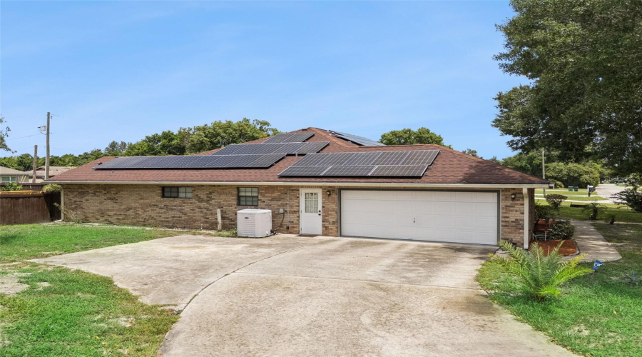 Deltona, Florida 32725, 3 Bedroom Bedrooms, ,3 Bathroombathrooms,Residential,For Sale,Lydia,0,Mfro6435124