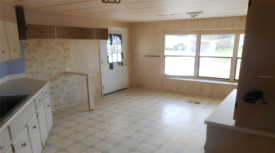 Brooksville, Florida 34613, 2 Bedroom Bedrooms, ,1 Bathroombathrooms,Residential,For Sale,Obrien,0,Mfrtb8539786