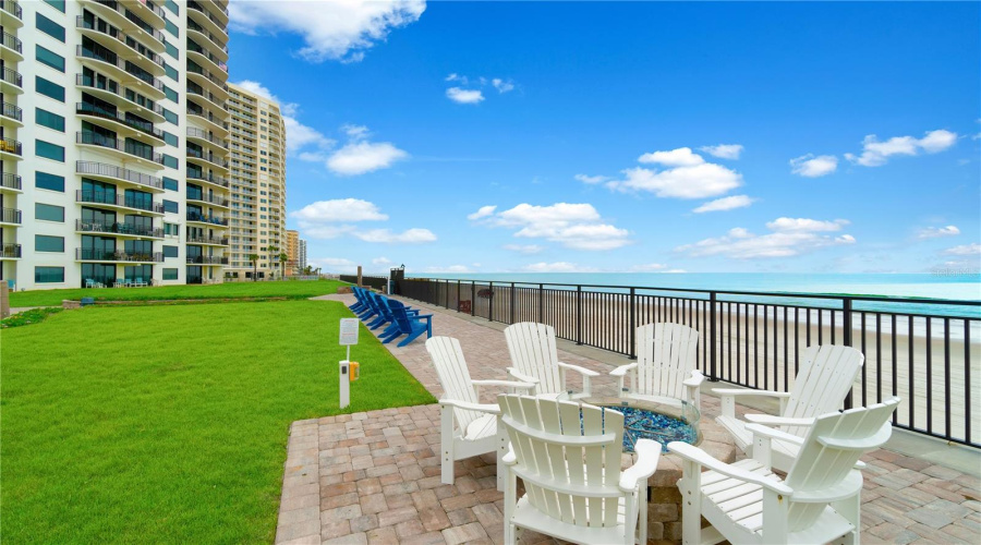 Daytona Beach Shores, Florida 32118, 2 Bedroom Bedrooms, ,2 Bathroombathrooms,Residential,For Sale,Atlantic,0,Mfrns1089114