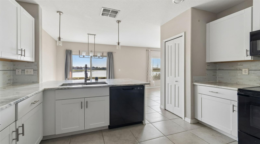 Tampa, Florida 33619, 3 Bedroom Bedrooms, ,2 Bathroombathrooms,Residential,For Sale,Summer Savory,0,Mfrtb8541604