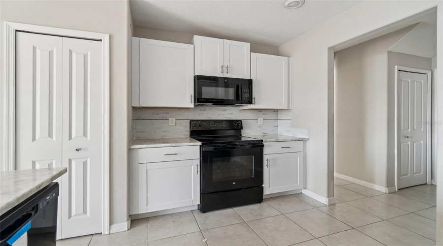 Tampa, Florida 33619, 3 Bedroom Bedrooms, ,2 Bathroombathrooms,Residential,For Sale,Summer Savory,0,Mfrtb8541604