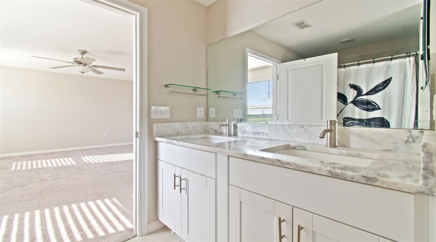 Tampa, Florida 33619, 3 Bedroom Bedrooms, ,2 Bathroombathrooms,Residential,For Sale,Summer Savory,0,Mfrtb8541604