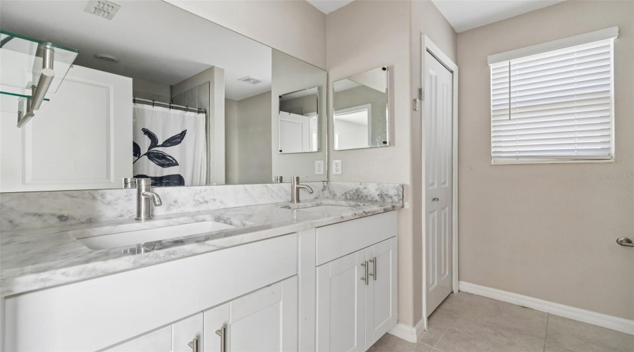 Tampa, Florida 33619, 3 Bedroom Bedrooms, ,2 Bathroombathrooms,Residential,For Sale,Summer Savory,0,Mfrtb8541604