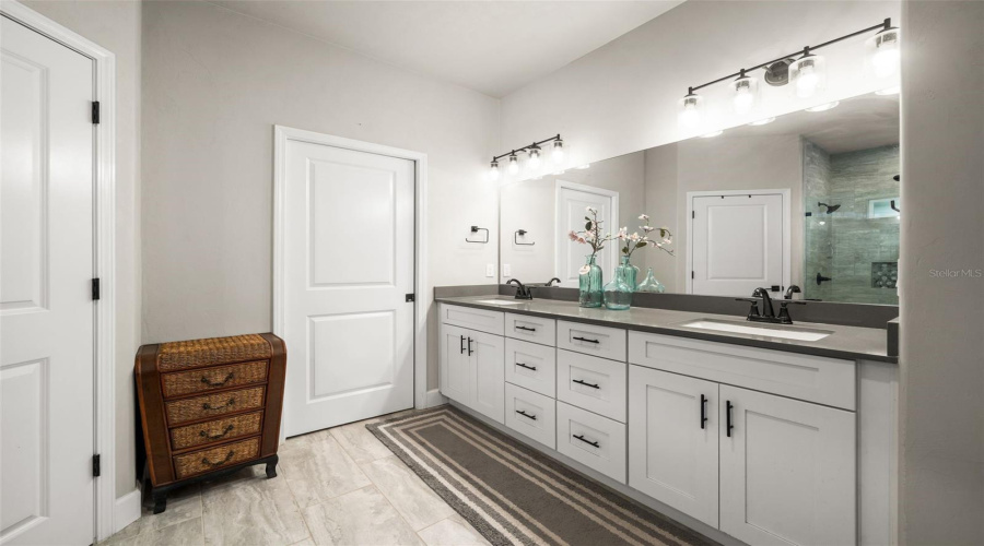 Gainesville, Florida 32607, 4 Bedroom Bedrooms, ,3 Bathroombathrooms,Residential,For Sale,70Th,0,Mfrgc543024