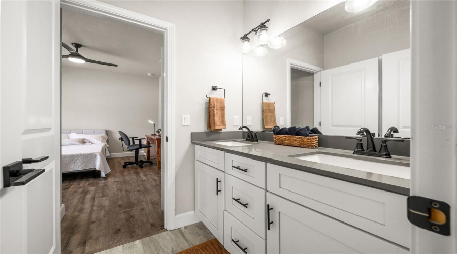 Gainesville, Florida 32607, 4 Bedroom Bedrooms, ,3 Bathroombathrooms,Residential,For Sale,70Th,0,Mfrgc543024