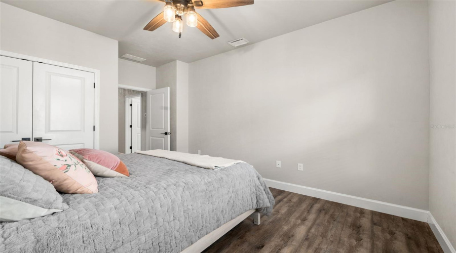 Gainesville, Florida 32607, 4 Bedroom Bedrooms, ,3 Bathroombathrooms,Residential,For Sale,70Th,0,Mfrgc543024