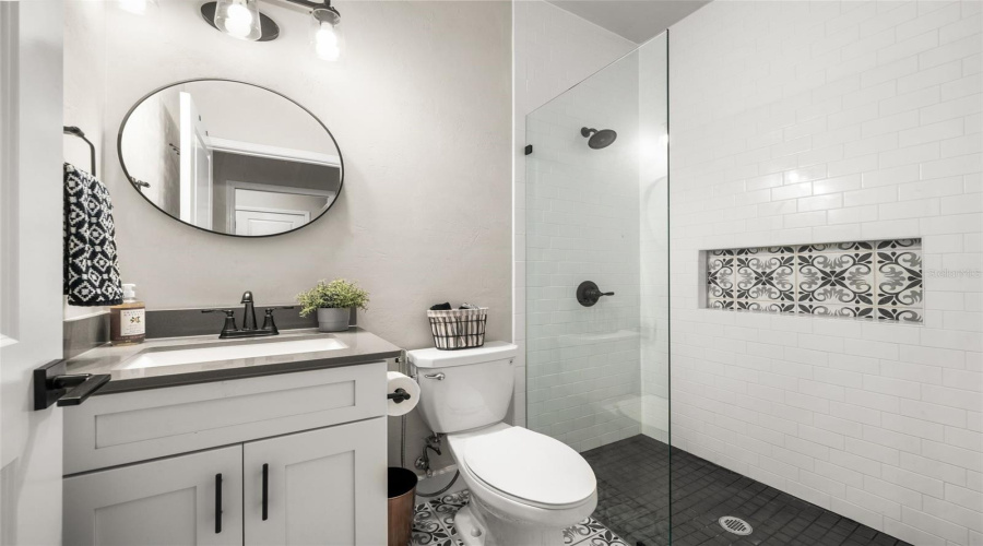 Gainesville, Florida 32607, 4 Bedroom Bedrooms, ,3 Bathroombathrooms,Residential,For Sale,70Th,0,Mfrgc543024