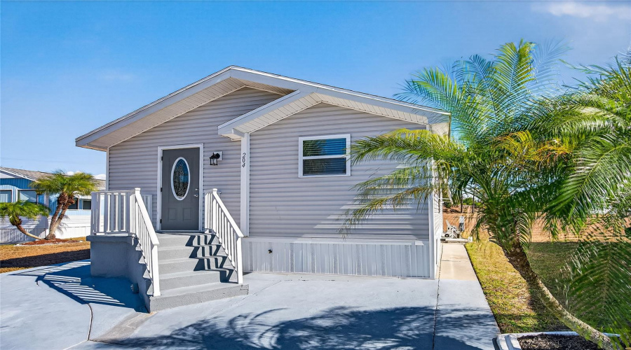 Nokomis, Florida 34275, 2 Bedroom Bedrooms, ,1 Bathroombathrooms,Residential,For Sale,Crown Point,0,Mfrn6142800