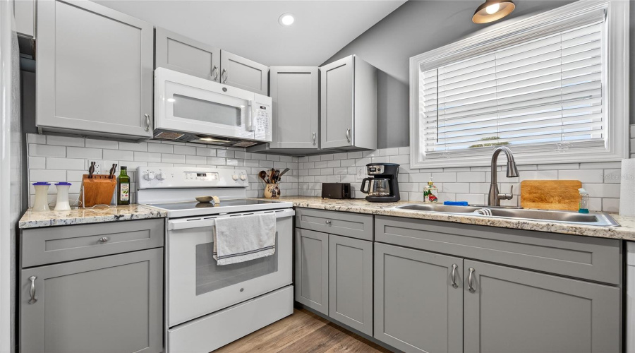 Nokomis, Florida 34275, 2 Bedroom Bedrooms, ,1 Bathroombathrooms,Residential,For Sale,Crown Point,0,Mfrn6142800