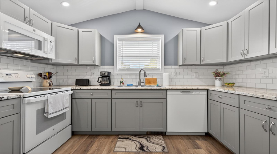 Nokomis, Florida 34275, 2 Bedroom Bedrooms, ,1 Bathroombathrooms,Residential,For Sale,Crown Point,0,Mfrn6142800