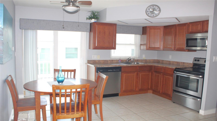 Seminole, Florida 33772, 1 Bedroom Bedrooms, ,1 Bathroombathrooms,Residential,For Sale,Park Blvd,0,Mfrtb8542949