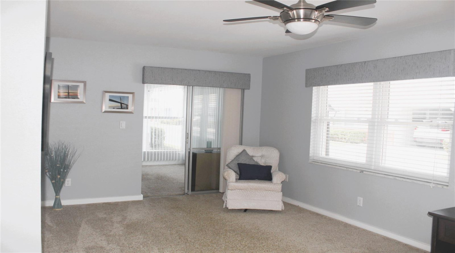 Seminole, Florida 33772, 1 Bedroom Bedrooms, ,1 Bathroombathrooms,Residential,For Sale,Park Blvd,0,Mfrtb8542949
