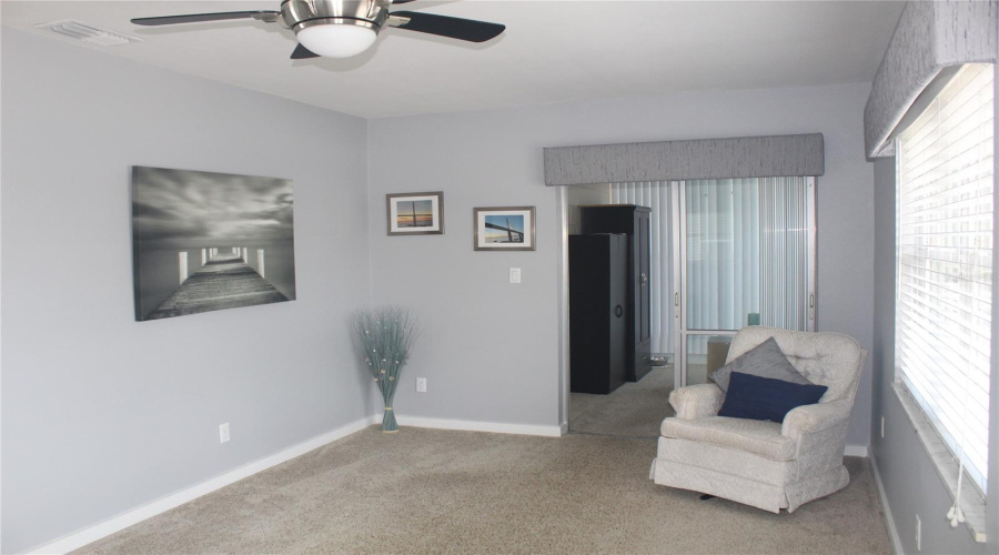 Seminole, Florida 33772, 1 Bedroom Bedrooms, ,1 Bathroombathrooms,Residential,For Sale,Park Blvd,0,Mfrtb8542949