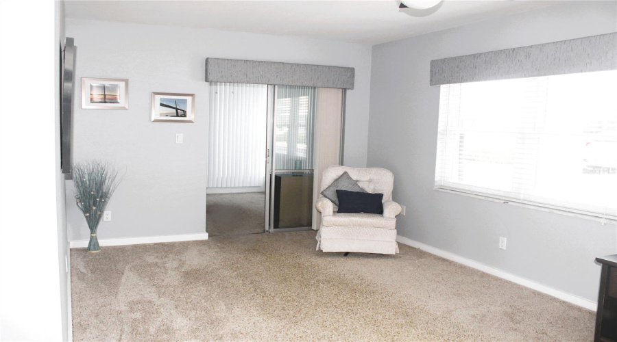 Seminole, Florida 33772, 1 Bedroom Bedrooms, ,1 Bathroombathrooms,Residential,For Sale,Park Blvd,0,Mfrtb8542949