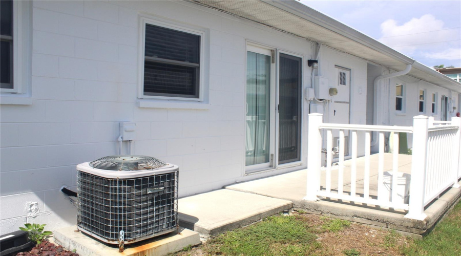 Seminole, Florida 33772, 1 Bedroom Bedrooms, ,1 Bathroombathrooms,Residential,For Sale,Park Blvd,0,Mfrtb8542949