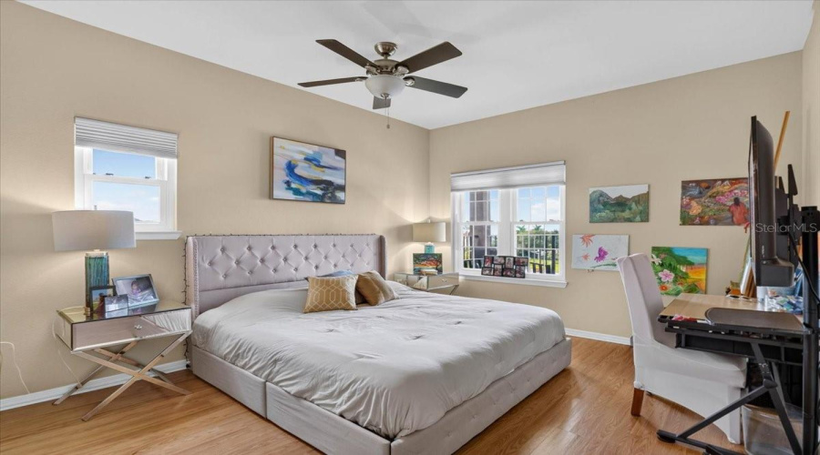 St Petersburg, Florida 33701, 2 Bedroom Bedrooms, ,2 Bathroombathrooms,Residential,For Sale,4Th,0,Mfrtb8540432