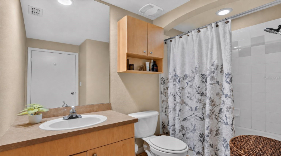 St Petersburg, Florida 33701, 2 Bedroom Bedrooms, ,2 Bathroombathrooms,Residential,For Sale,4Th,0,Mfrtb8540432