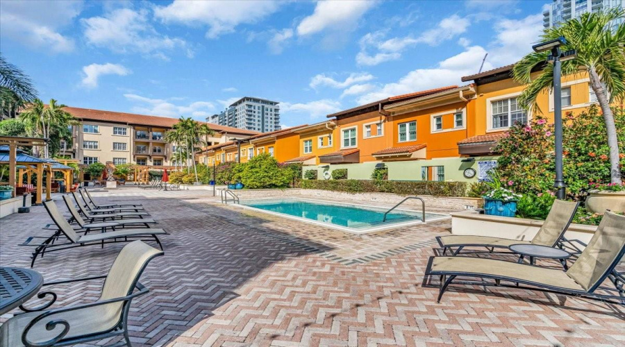 St Petersburg, Florida 33701, 2 Bedroom Bedrooms, ,2 Bathroombathrooms,Residential,For Sale,4Th,0,Mfrtb8540432